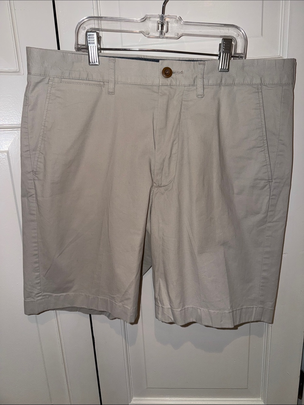 J. Crew Men's Flat-Front Khaki Shorts - Neutral Tan